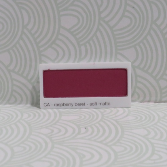 Clinique Other - CLINIQUE💥SOFT MATTE EYESHADOW #CA RASPBERRY BERET REFILL💥